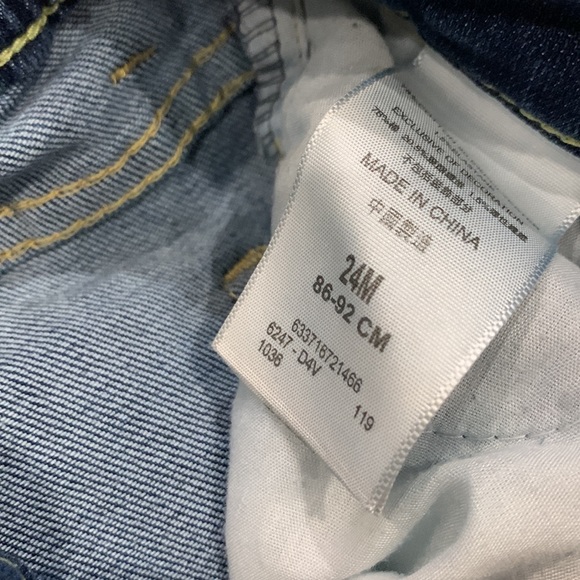 Levi’s Red Tab Ripped Jean Blue Shorts Toddler in Size 24M - Picture 4 of 5